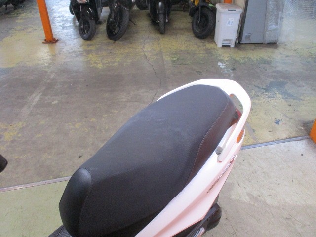 シートもこの通り破れもなければへたりもありません！来店が難しい場合にはお電話にて通販も可能ですよ！